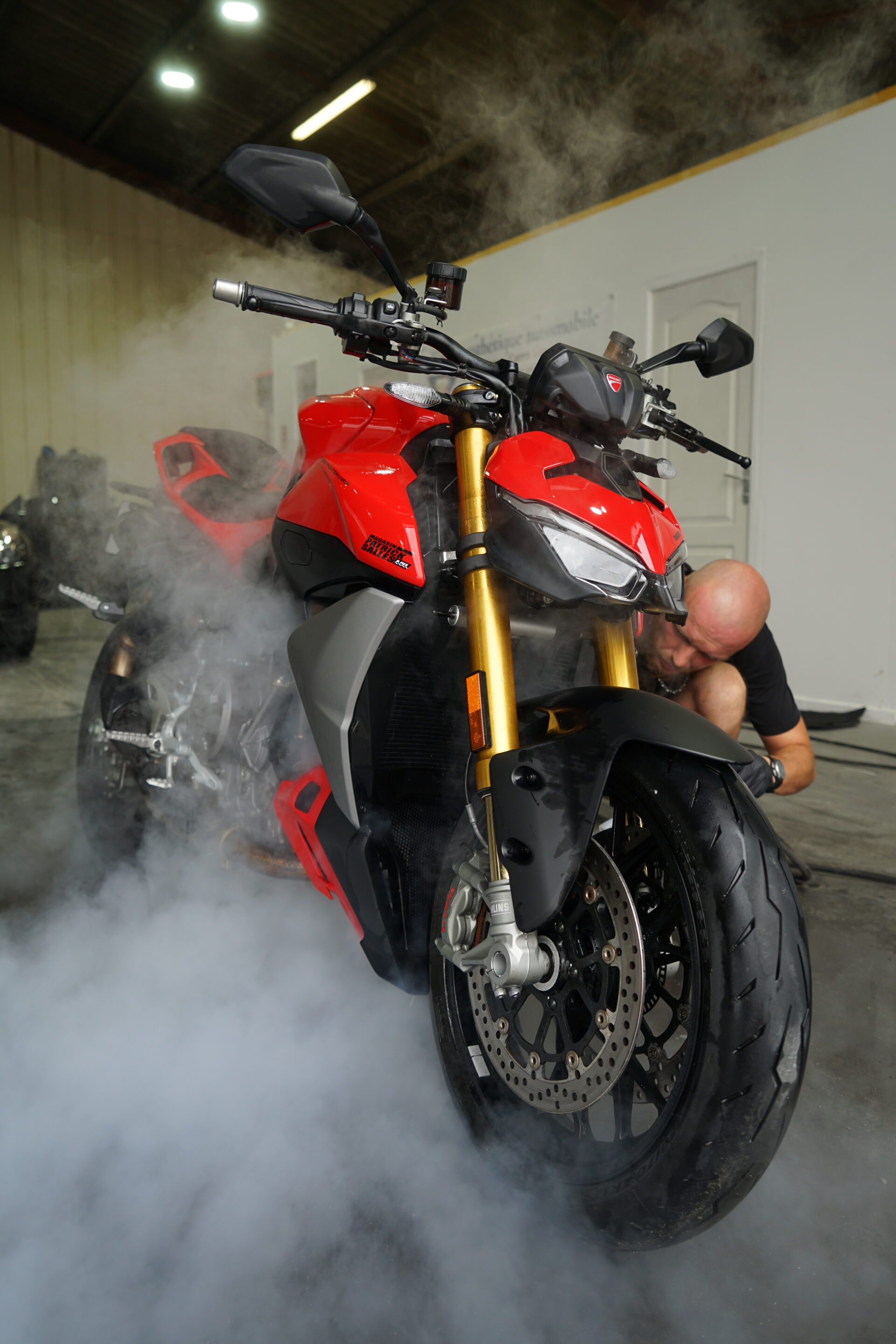 Nettoyage moto à Agen et Lafox – Antunes Carro Limpo